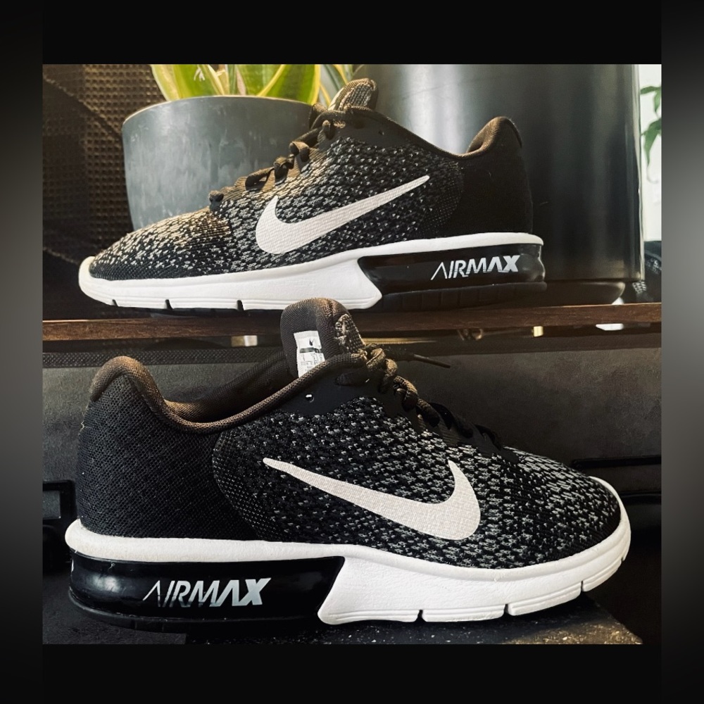 Nike - Sequent 2